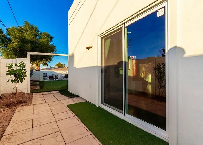5br Oasis With Heated Pool, Hot Tub And Bbq And