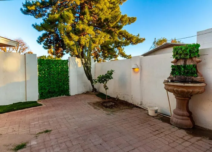 Vakantiehuis 5br Oasis With Heated Pool, Hot Tub And Bbq And Chandler