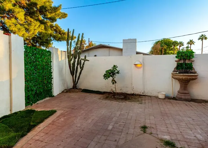 Vakantiehuis 5br Oasis With Heated Pool, Hot Tub And Bbq And Chandler