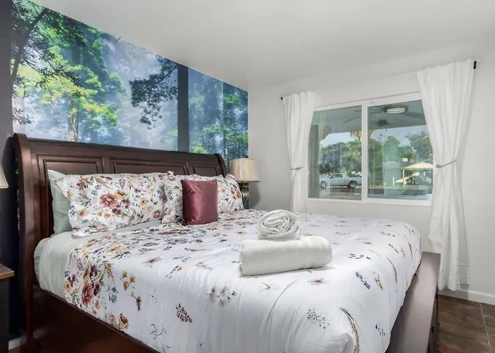 5br Oasis With Heated Pool, Hot Tub And Bbq And Vakantiehuis