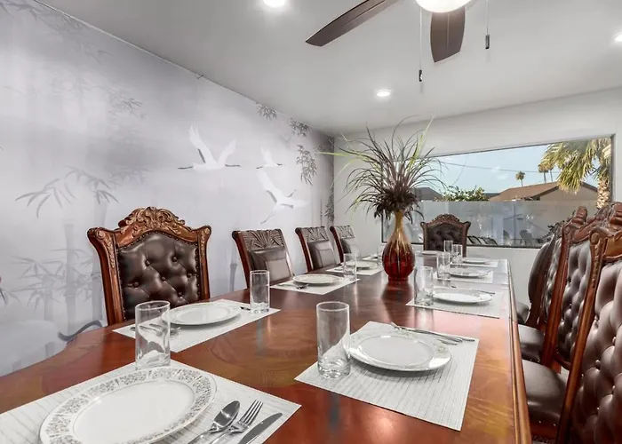 5br Oasis With Heated Pool, Hot Tub And Bbq And Vakantiehuis *