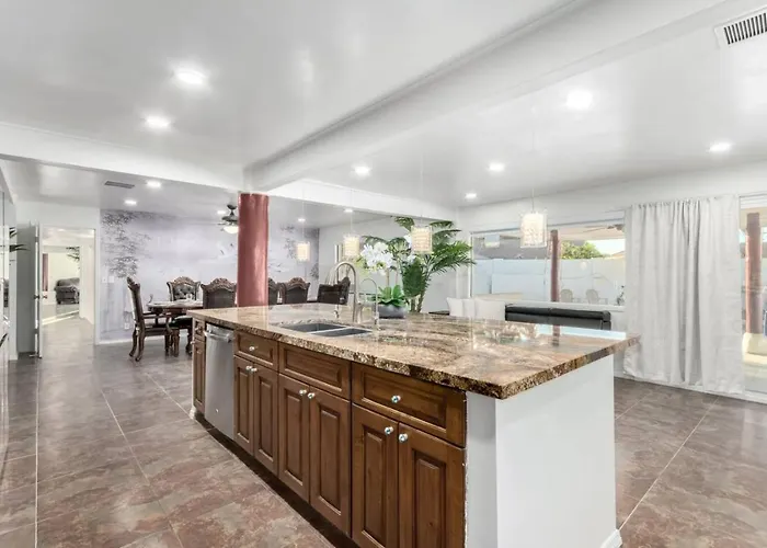 5br Oasis With Heated Pool, Hot Tub And Bbq And * Chandler