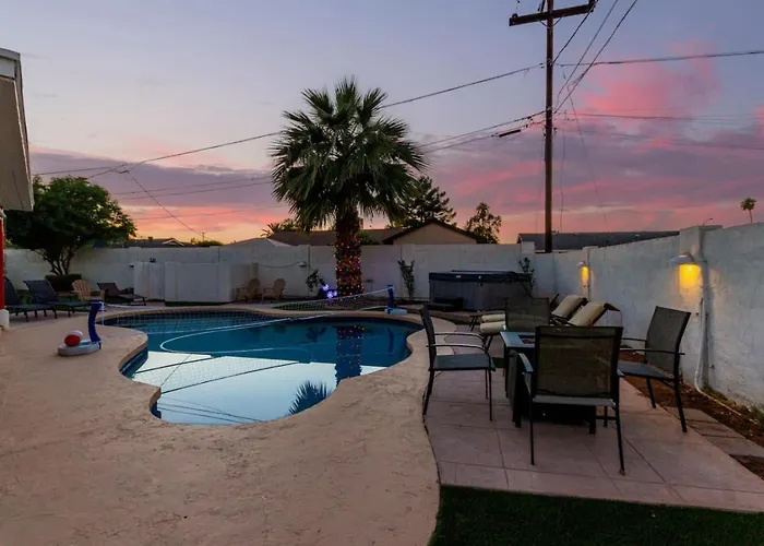 5br Oasis With Heated Pool, Hot Tub And Bbq And Chandler