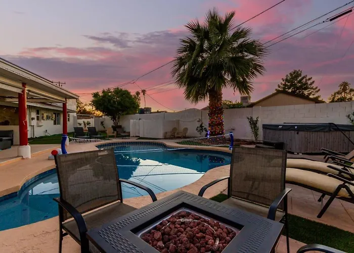 Vakantiehuis 5br Oasis With Heated Pool, Hot Tub And Bbq And *