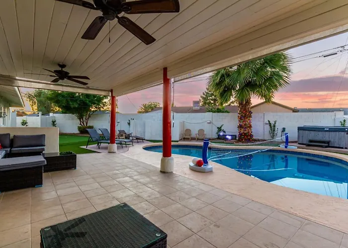 Vakantiehuis 5br Oasis With Heated Pool, Hot Tub And Bbq And *