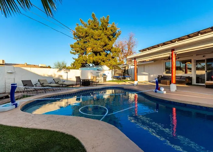 5br Oasis With Heated Pool, Hot Tub And Bbq And Chandler