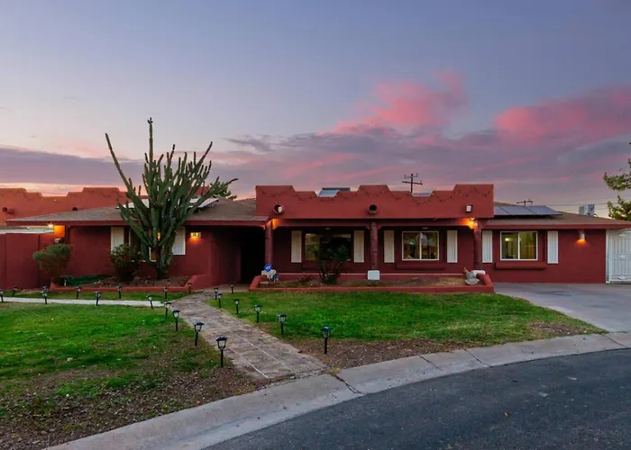 5br Oasis With Heated Pool, Hot Tub And Bbq And