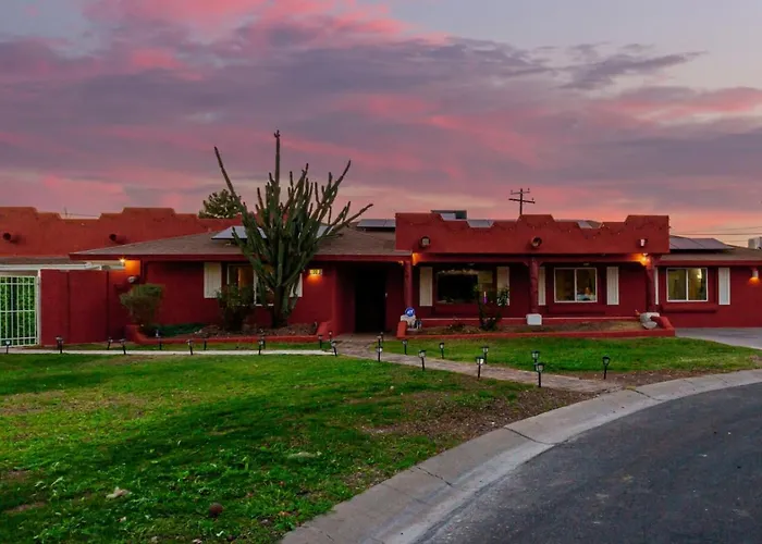 5br Oasis With Heated Pool, Hot Tub And Bbq And * Chandler