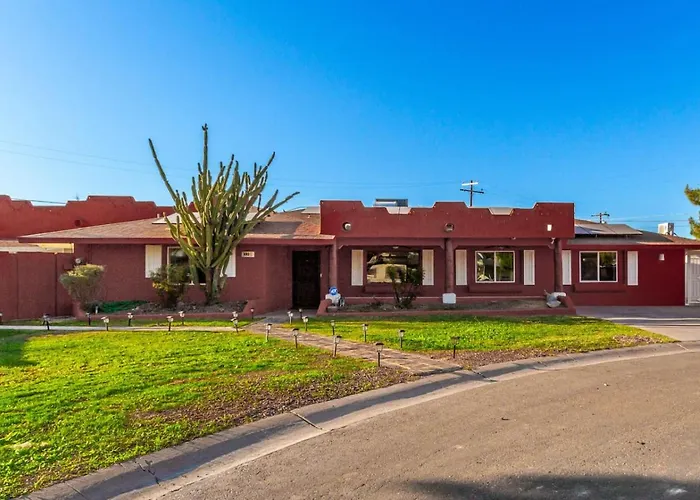 5br Oasis With Heated Pool, Hot Tub And Bbq And Vakantiehuis Chandler